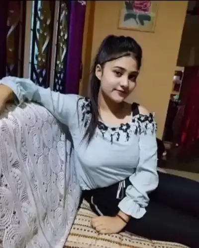 Call Girls Service in Mahemdavad